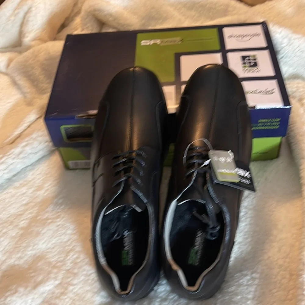 🤩SR Max slip resistant work shoes BRAND NEW. 🎁4